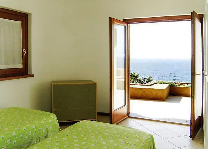 Cecilia كوستا باراديسو